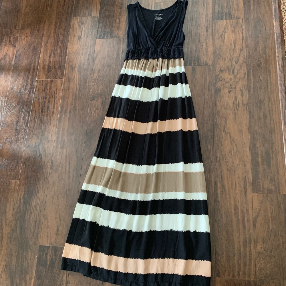 Liz Lange Maternity Maxi Dress